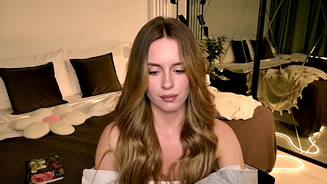 RozzitaBedberry – Naživo XXX chat