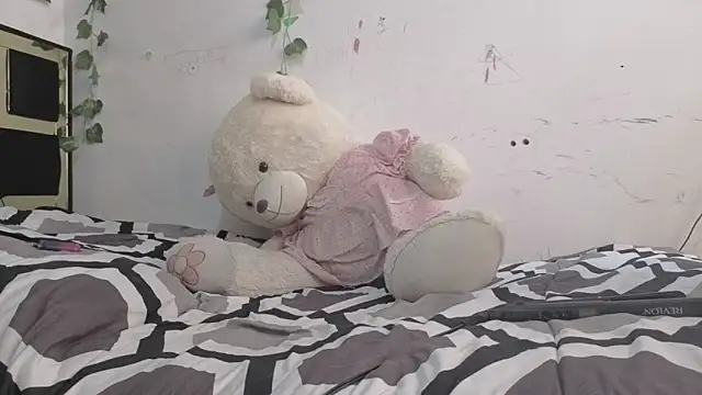 lucywhite13 Live XXX-chat
