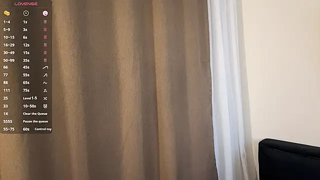 Ur_neighbor_Kira élő XXX-chatje