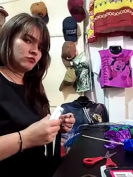 Lilit69Hot élő XXX-chatje