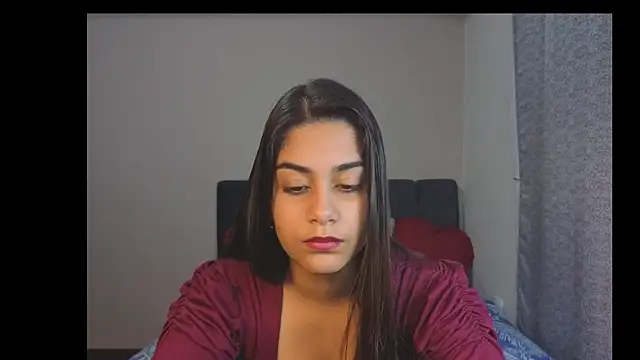 MiaOrtizCam élő XXX-chatje
