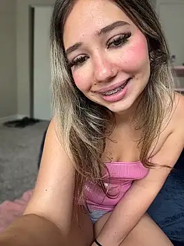 angelicasn0w élő XXX-chatje