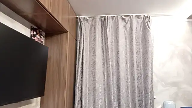 دردشة DizzyRina الجنسية المباشرة
