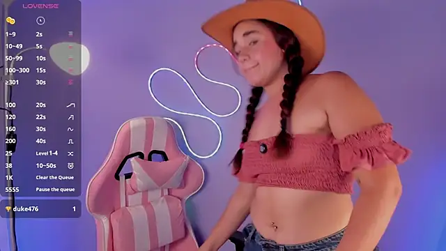 XXX chat uživo modela CharlotteBloom12