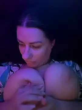 Evelinia élő XXX-chatje