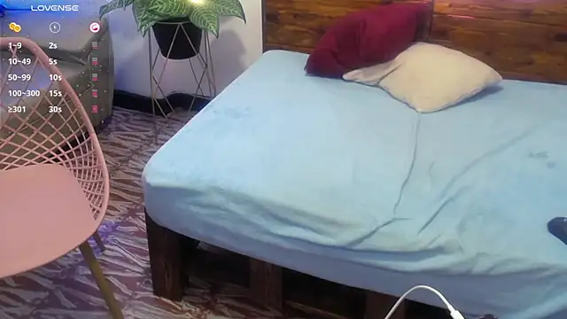 Yeseniaa25_ 라이브 XXX 채팅