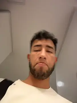 Chat +18 de liam_bronw ao vivo