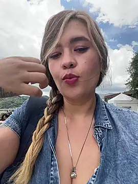 Živý XXX chat miss_berlyn