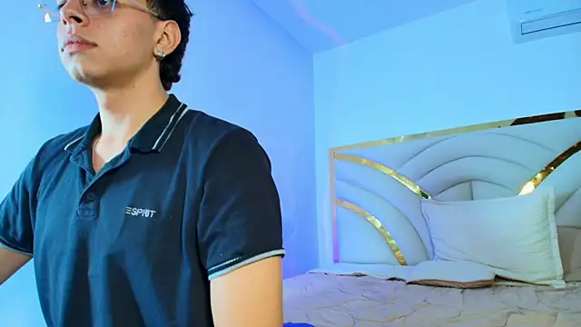 Milo_Storm webkamerás műsora