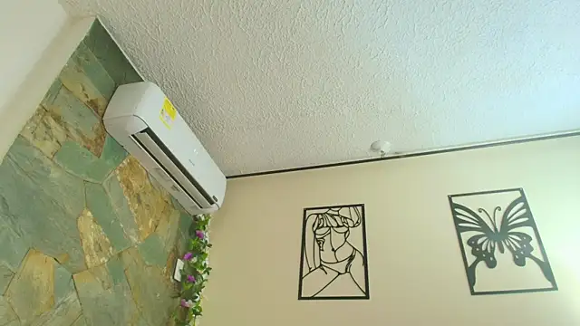 Jade_Roxx's Webcam Show