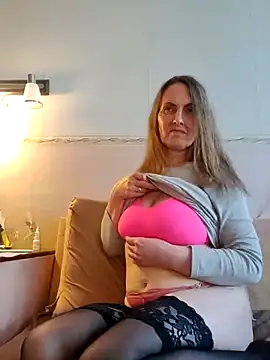 Онлайн чат XXX Evelina_cute