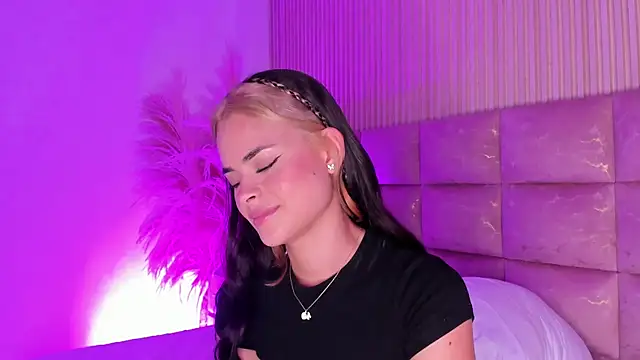 Chat +18 de HannaRhodes ao vivo