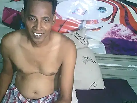 IndianHunk01 即時 XXX 聊天