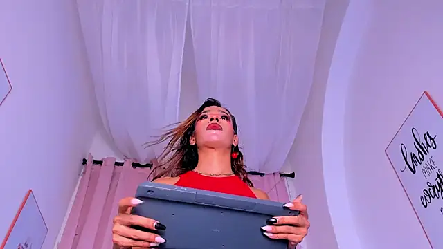 NicoleMadrird's Webcam Show