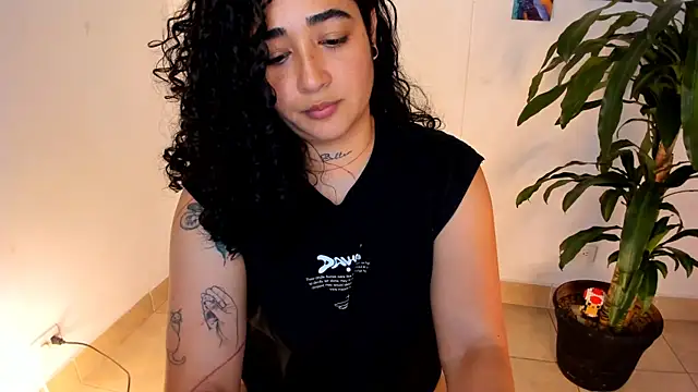 Chat +18 de _kat_1995 ao vivo