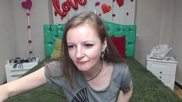 Chat +18 de MeganPirs ao vivo