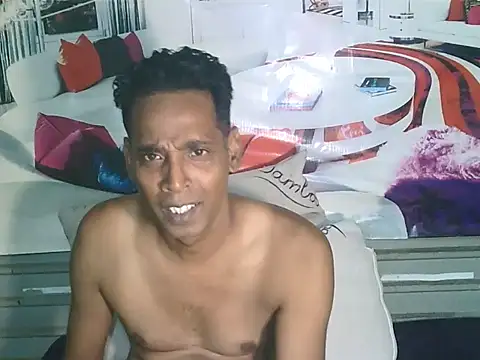 IndianHunk01 webcam show