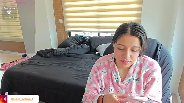 SaraToy Chat XXX live