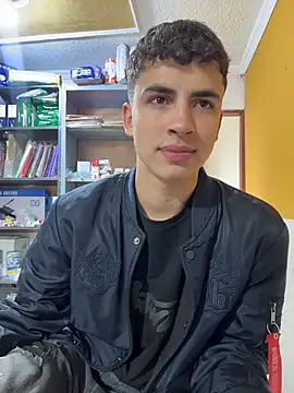 Czat XXX na żywo – AdrianRinaldi