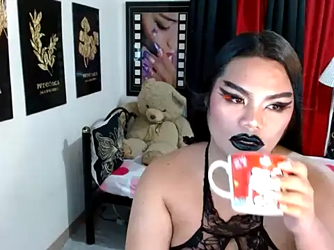 TSbrianaHugeCock Pertunjukan Webcam
