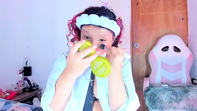 Chat +18 de Emily_Coper18 ao vivo