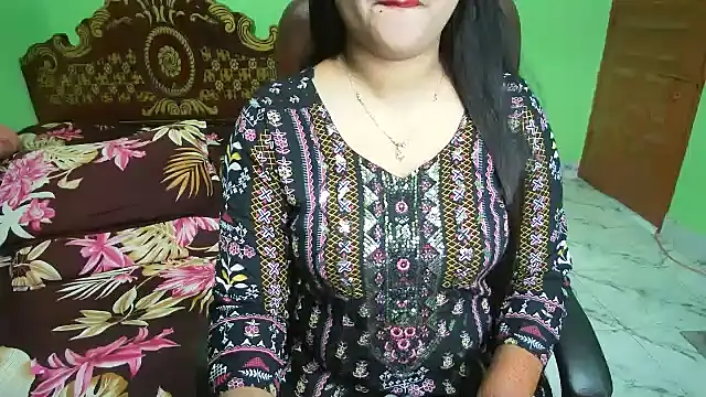 BengaliQueenStar: онлайн-секс-чат
