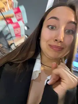 Show modela ICrazyOneIRL na web-kameri