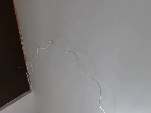 LAYAN_FEMBOY: διαδικτυακό σόου στην κάμερα