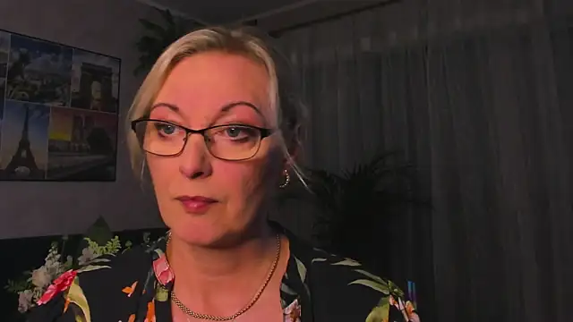 vanessa_chat Pertunjukan Webcam