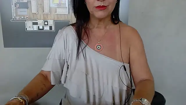 Lindagoddess75 webcam show