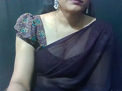 Thilothama_Vaishu élő XXX-chatje