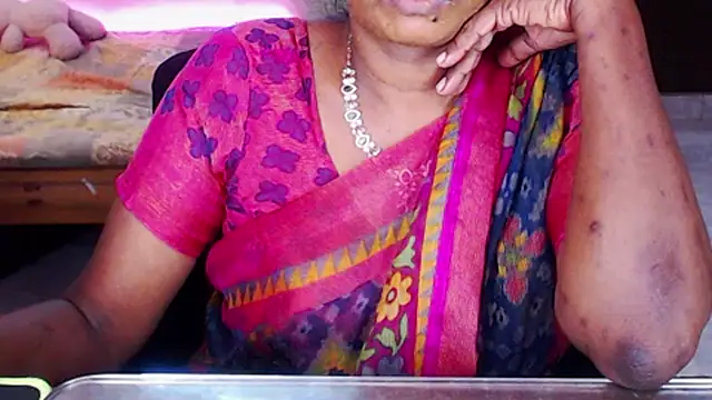 HotGulabi Chat XXX live