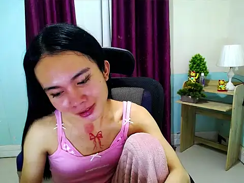 devine_goddess Show Webcam