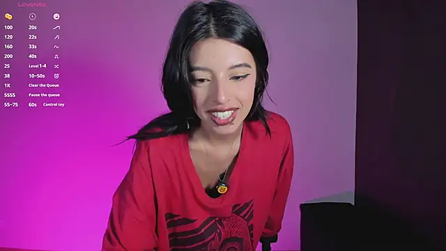 NanakoDollx's Webcam Show
