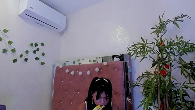 Alaia2 Adlı Modelin Canlı XXX Sohbeti