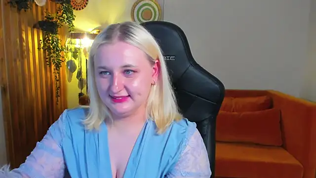 Онлайн чат XXX LioraArdyn