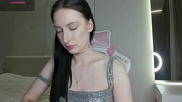 JenniferQueen11 Adlı Modelin Canlı XXX Sohbeti