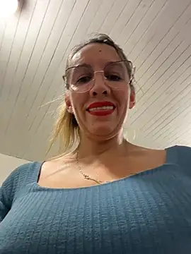 Chat +18 de Gatitacarlita ao vivo