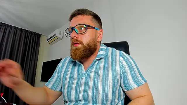 Show modela Findom_guy na web-kameri