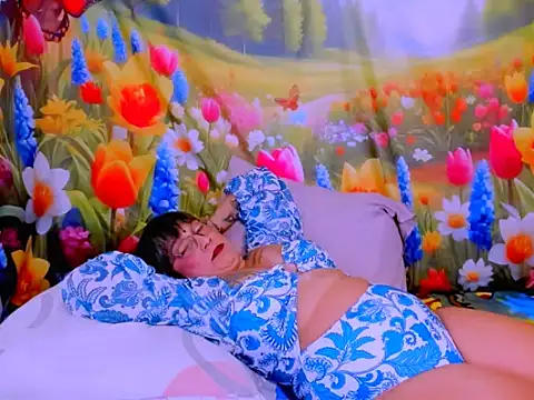 indianroxy Adlı Modelin Canlı XXX Sohbeti