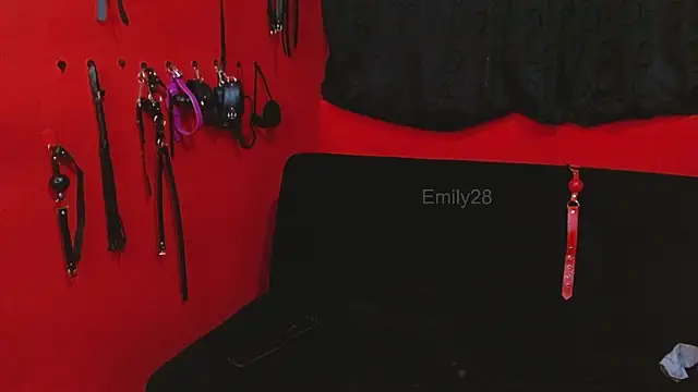 دردشة Emily_Slave28 الجنسية المباشرة