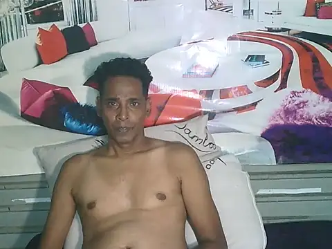 Chat XXX en directo de IndianHunk01