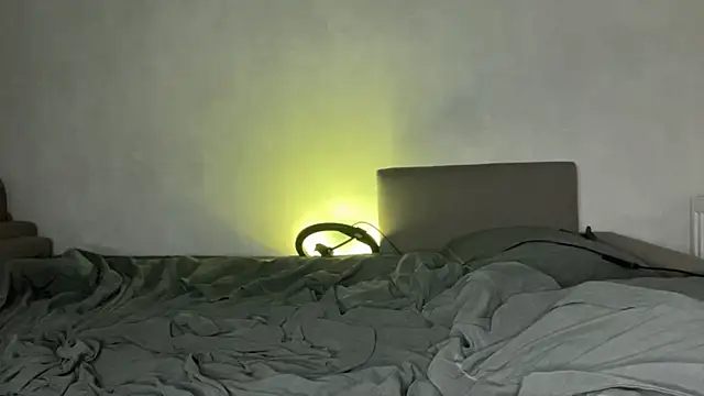 SuccubKira live XXX chat