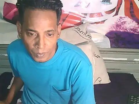 IndianHunk01のライブXXXチャット