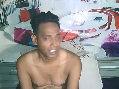 Pokazy przed kamerką – IndianHunk01