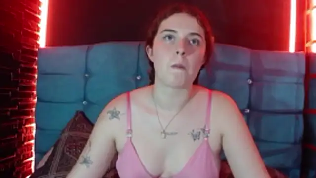 Show de Cherry_Boom18 na webcam