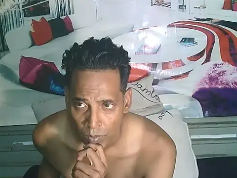 IndianHunk01のウェブカメラショー