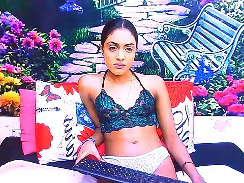 IndianPretty14u2Luv élő XXX-chatje