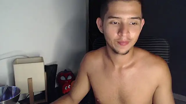XXX chat uživo modela harold_18_