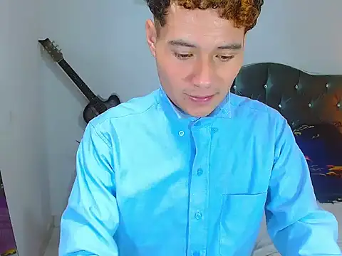 XXX chat uživo modela _Santi2